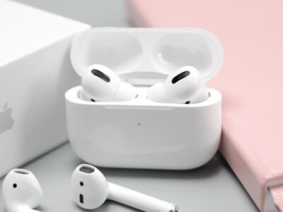 Photo Wireless earbuds
